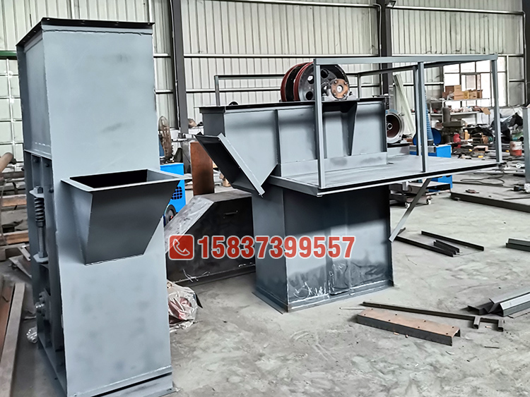 環（huán）鏈鬥式提升機