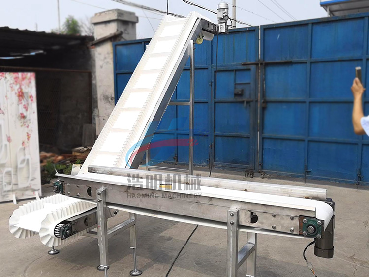 食品級別大傾角防（fáng）滑皮帶機